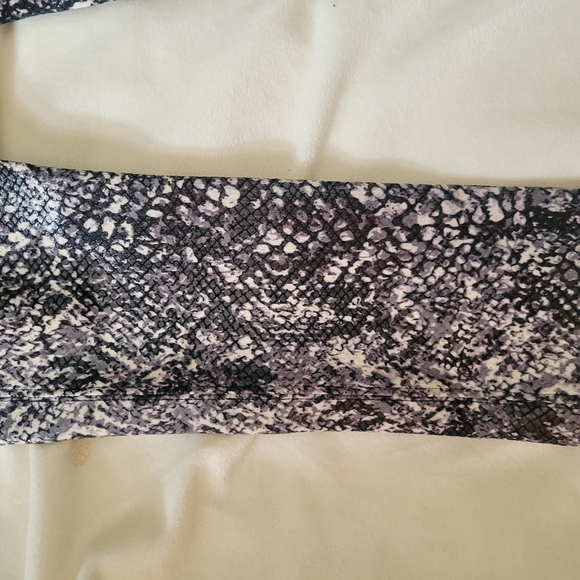 Spanx Faux Leather Snake Shine Leggings - Picture 3 of 5